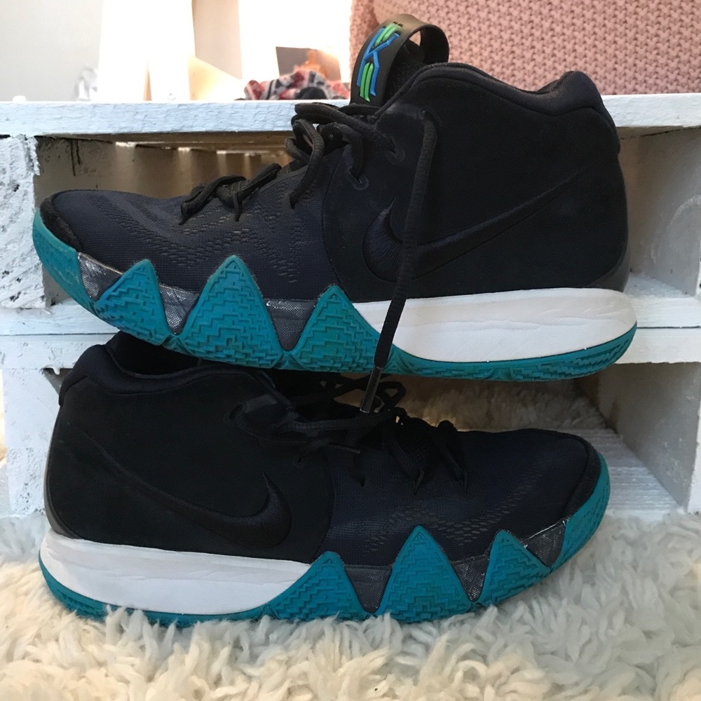 Kyrie 4 Basketball Shoes